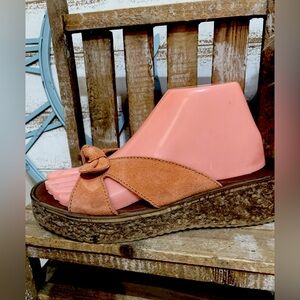 Californians Vtg. Women's Wedge Slip On Suede Bow Sandals Sz 8.5 NEW!